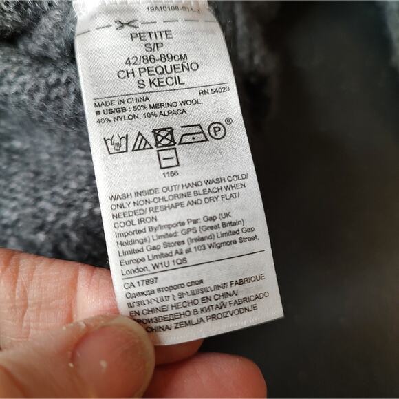 Banana Republic Petite Small Gray Wool Blend Sweater - Picture 4 of 7